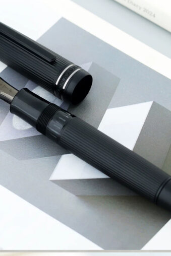 Majohn P141 Piston Metal Fountain Pen, Size 8 Fine Nib Writing Gift Pen